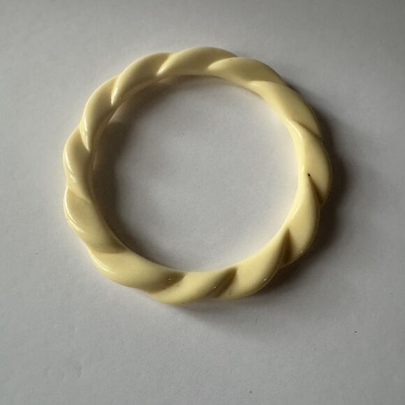 VTG AVON Color Go Round Twisted Lucite Bangle Bracelet Set Of 3 Green Red White - Picture 8 of 12